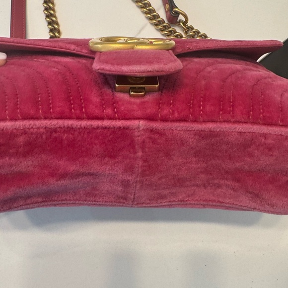 Gucci GG Velvet Marmont Shoulder Bag. Pink/Gold tone hardware - Picture 9 of 12